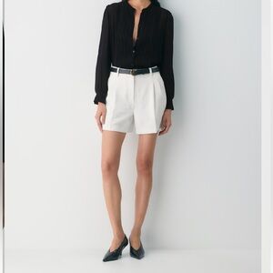 Aritzia Effortless Shorts - BNWT size 6 color light birch